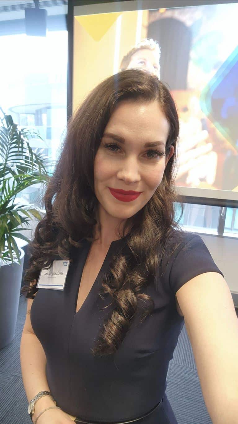 Women in sap bethany selfie